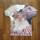 猫の写真をプリントしたオリジナルTシャツ