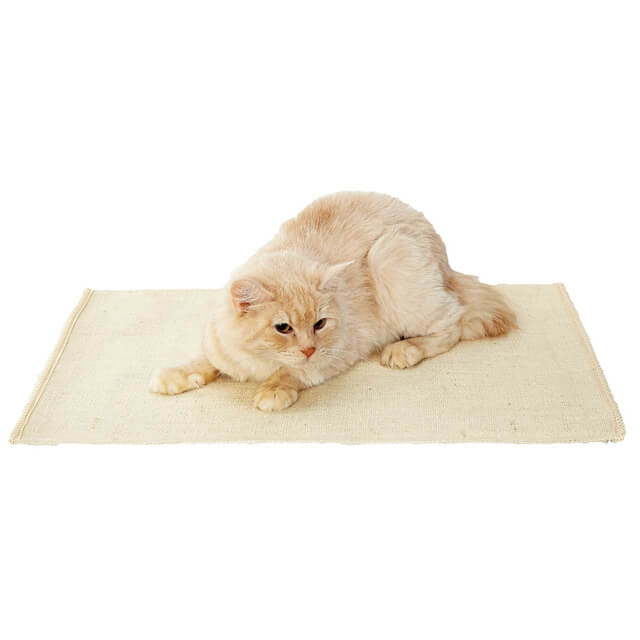 ソファやベッドを猫の爪とぎから守るマット ネコモノ帳