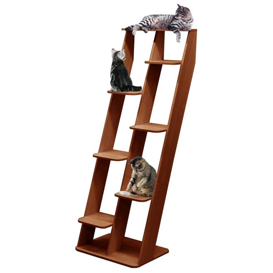 斜めのデザインがユニークな壁に立てかけるキャットタワー｜ネコモノ帳